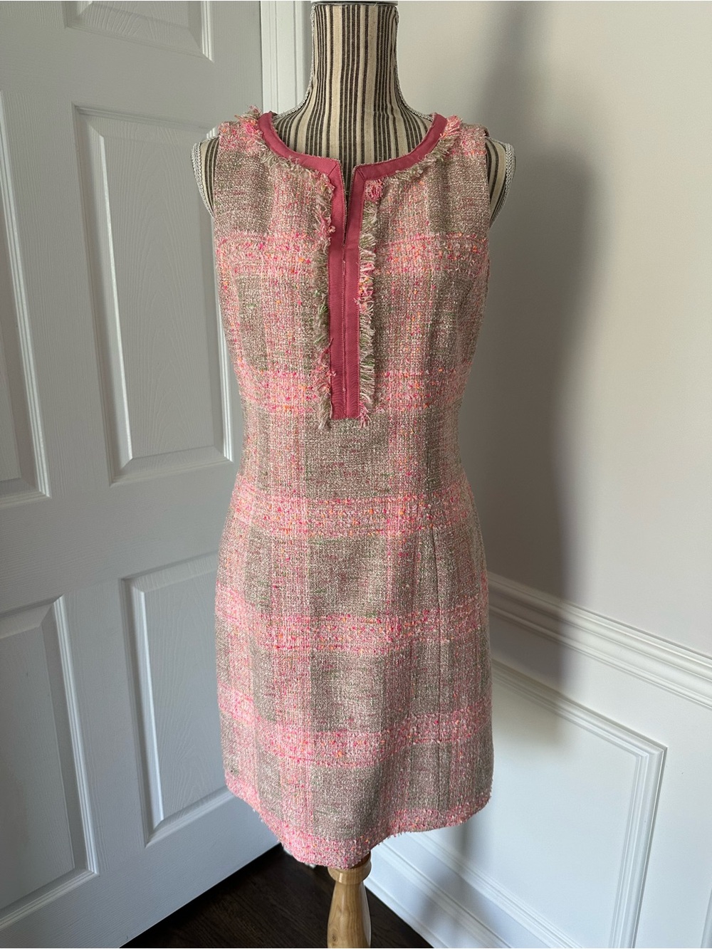 Brooks Brothers Italian Tweed Sheath Dress Lanificio Campore Pink Fringe Size 8